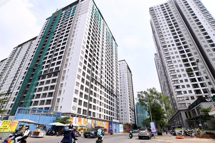 Nhiều chuyên gia và lãnh đạo các ngân hàng cho rằng các cơ quan chức năng cần sớm gỡ vướng pháp lý tại các dự án nhằm góp phần khơi thông vốn tín dụng - Ảnh: QUANG ĐỊNH